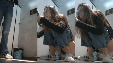 商场女厕全景偷拍多位小美女⭐其中一个美女BB里塞了棉棒⭐拔出来的一刹那貌似很爽的样子 (4)